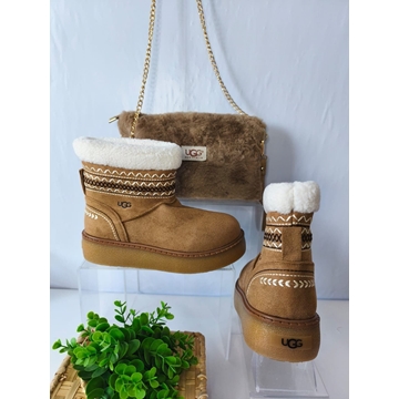 Conjunto bolso y botas UGG - Imagen 1