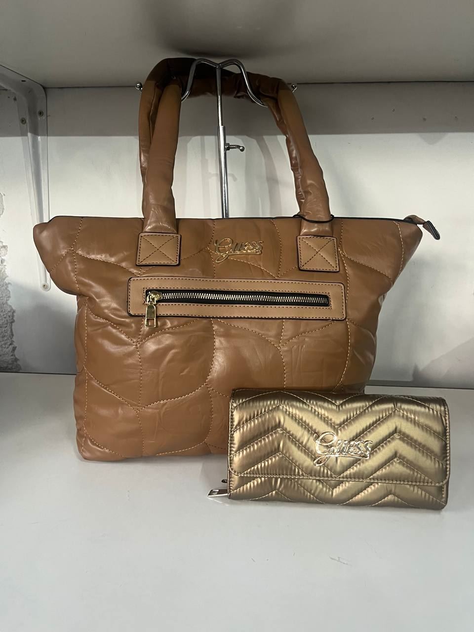 Conjunto bolso y cartera Guess - Imagen 1