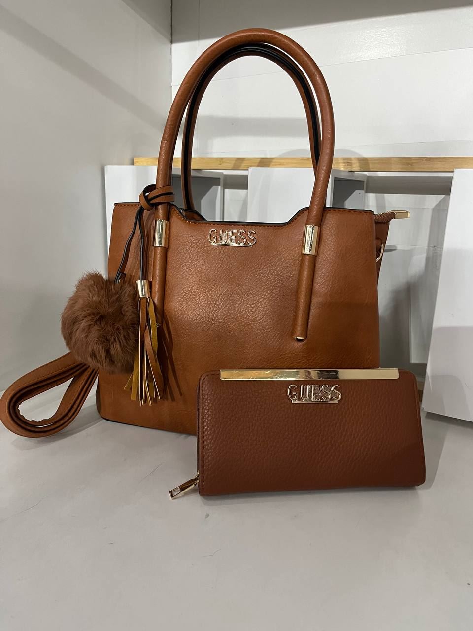 Conjunto bolso y cartera Guess - Imagen 2