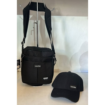 Conjunto bolso y gorra Calvin Klein - Imagen 1