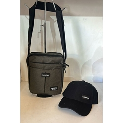 Conjunto bolso y gorra Calvin Klein - Imagen 2