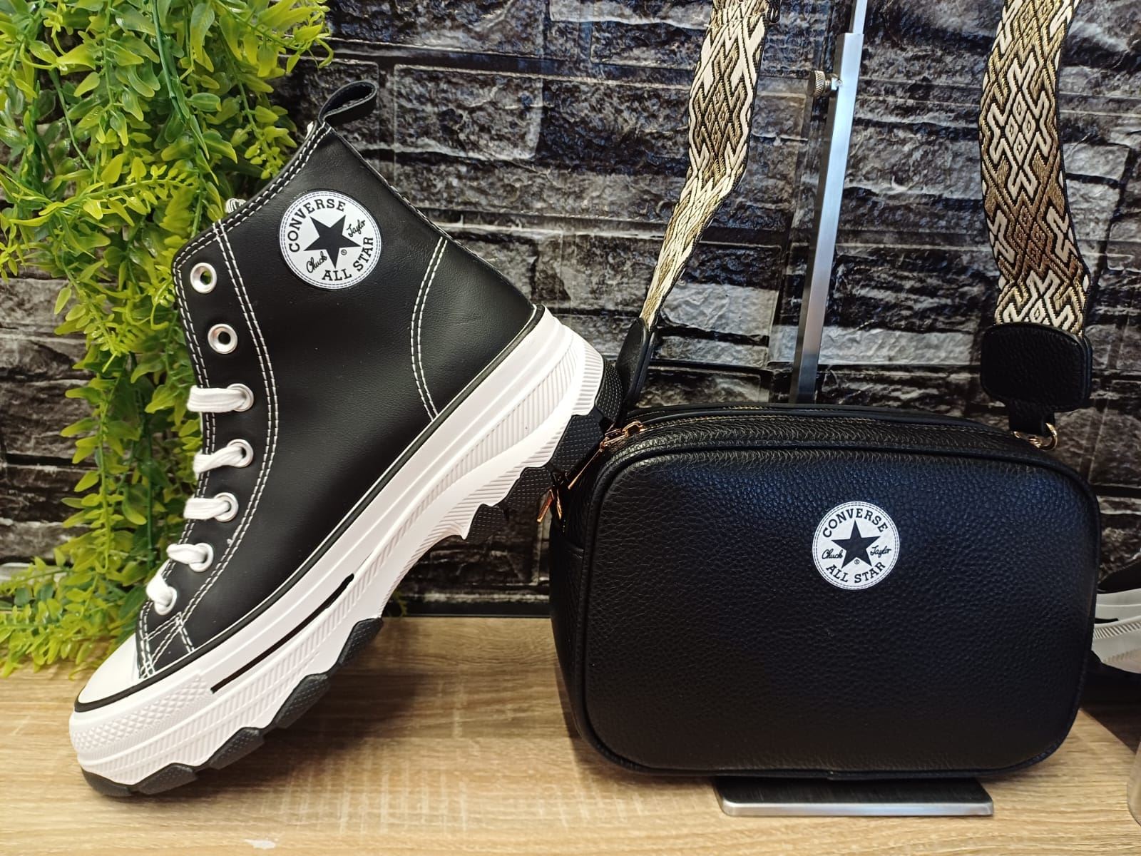 Conjunto bota Converse y bolso a juego - Imagen 1