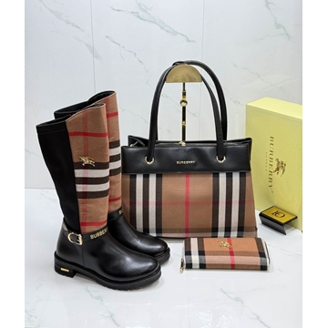 Conjunto botas altas  bolso y cartera Burberry - Imagen 1