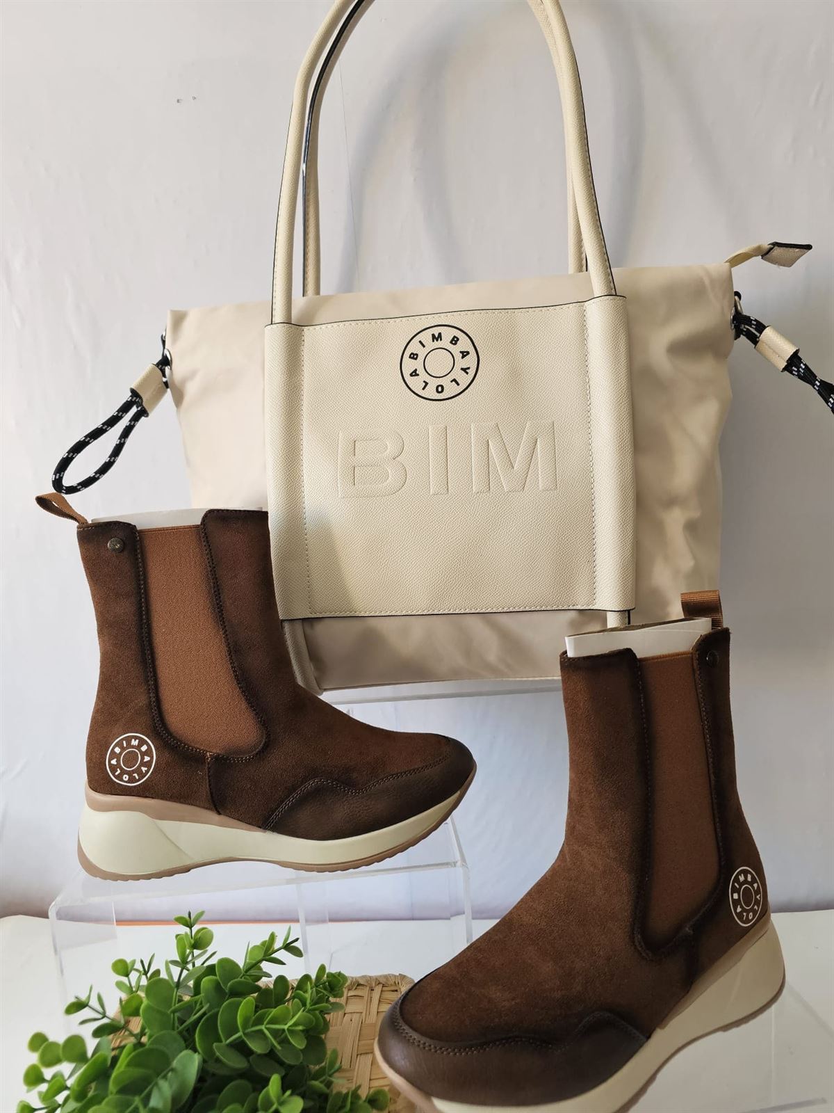 Conjunto botas y bolso Bimba y Lola - Imagen 1