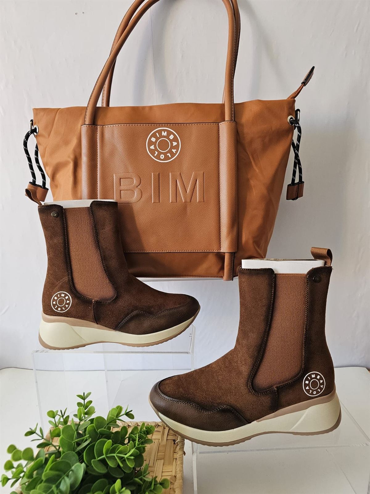 Conjunto botas y bolso Bimba y Lola - Imagen 2