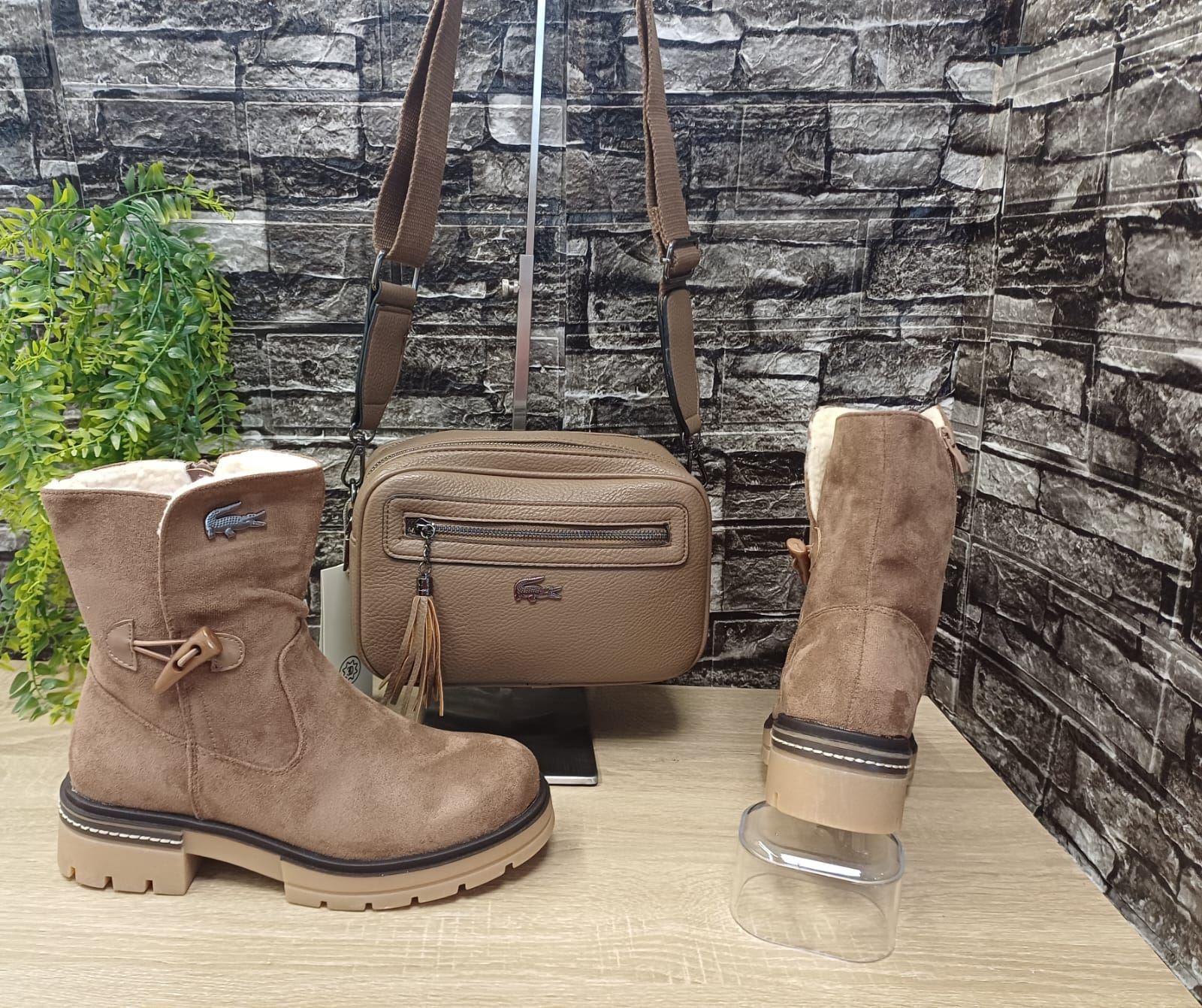 Conjunto Botas y bolso Lacoste - Imagen 1