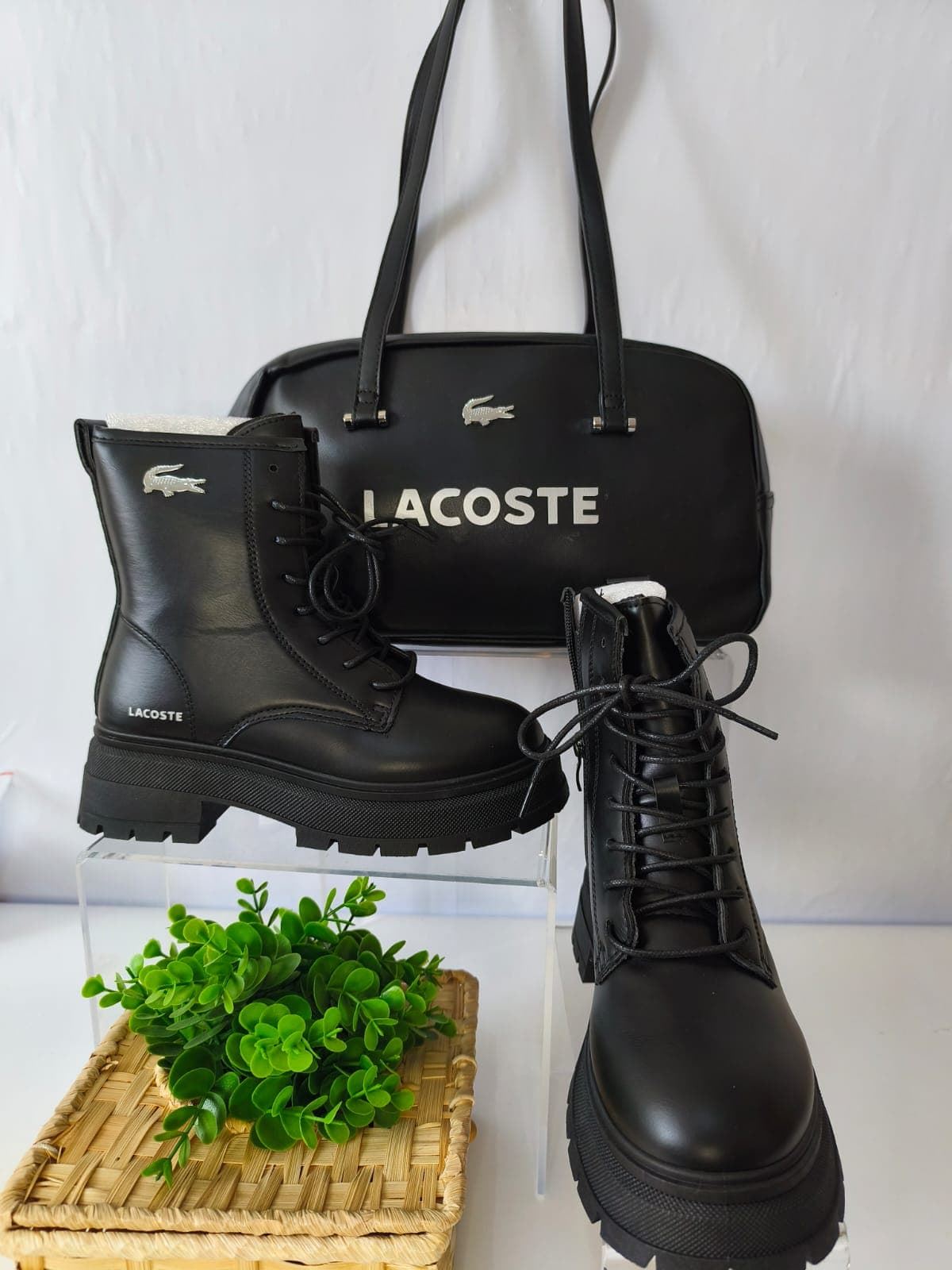 Conjunto botas y bolso Lacoste - Imagen 1