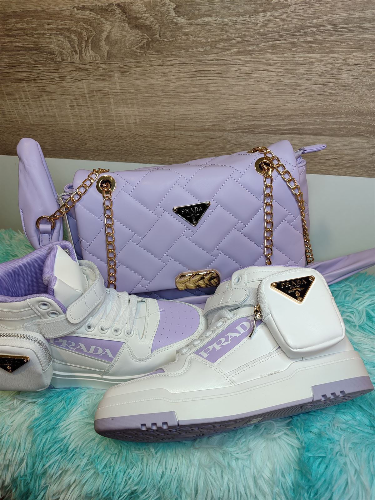 Conjunto Botas y bolso  Prada - Imagen 3