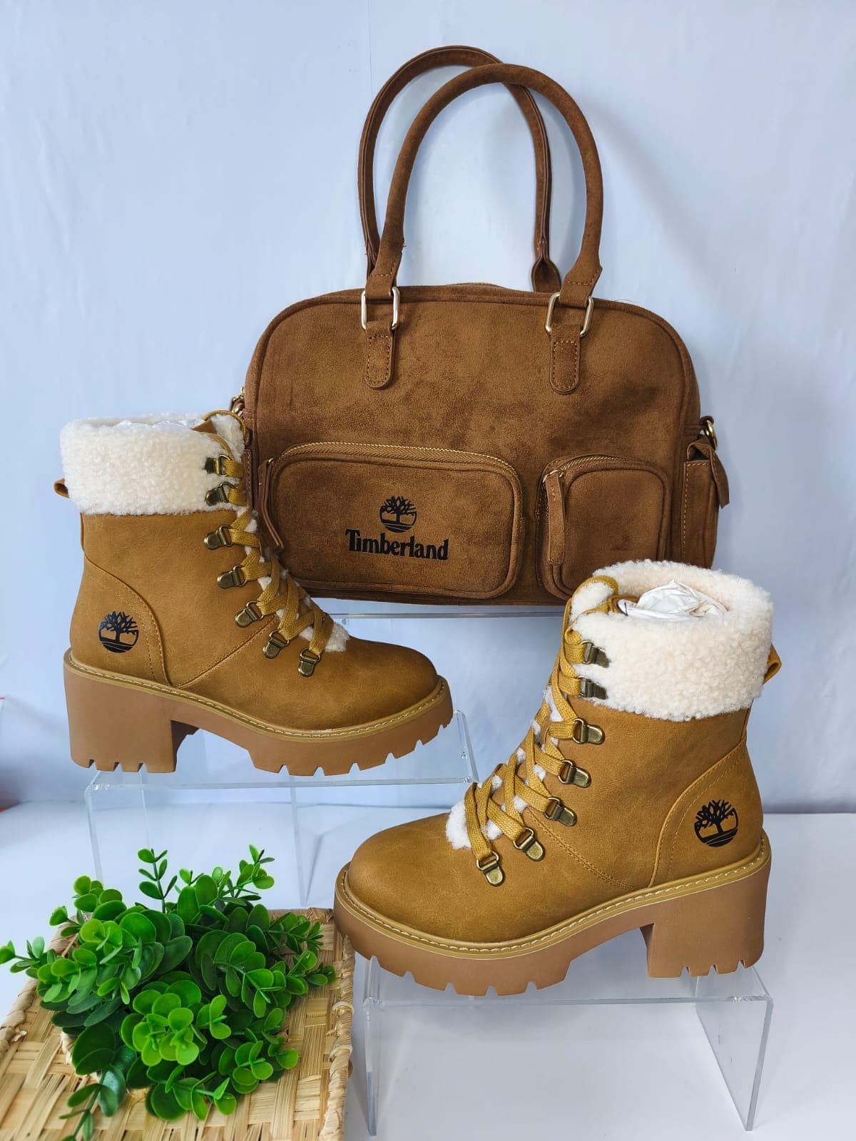 Conjunto botas y bolso Timberland - Imagen 1