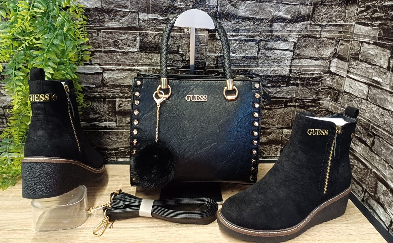 Conjunto botín y bolso Guess - Imagen 1