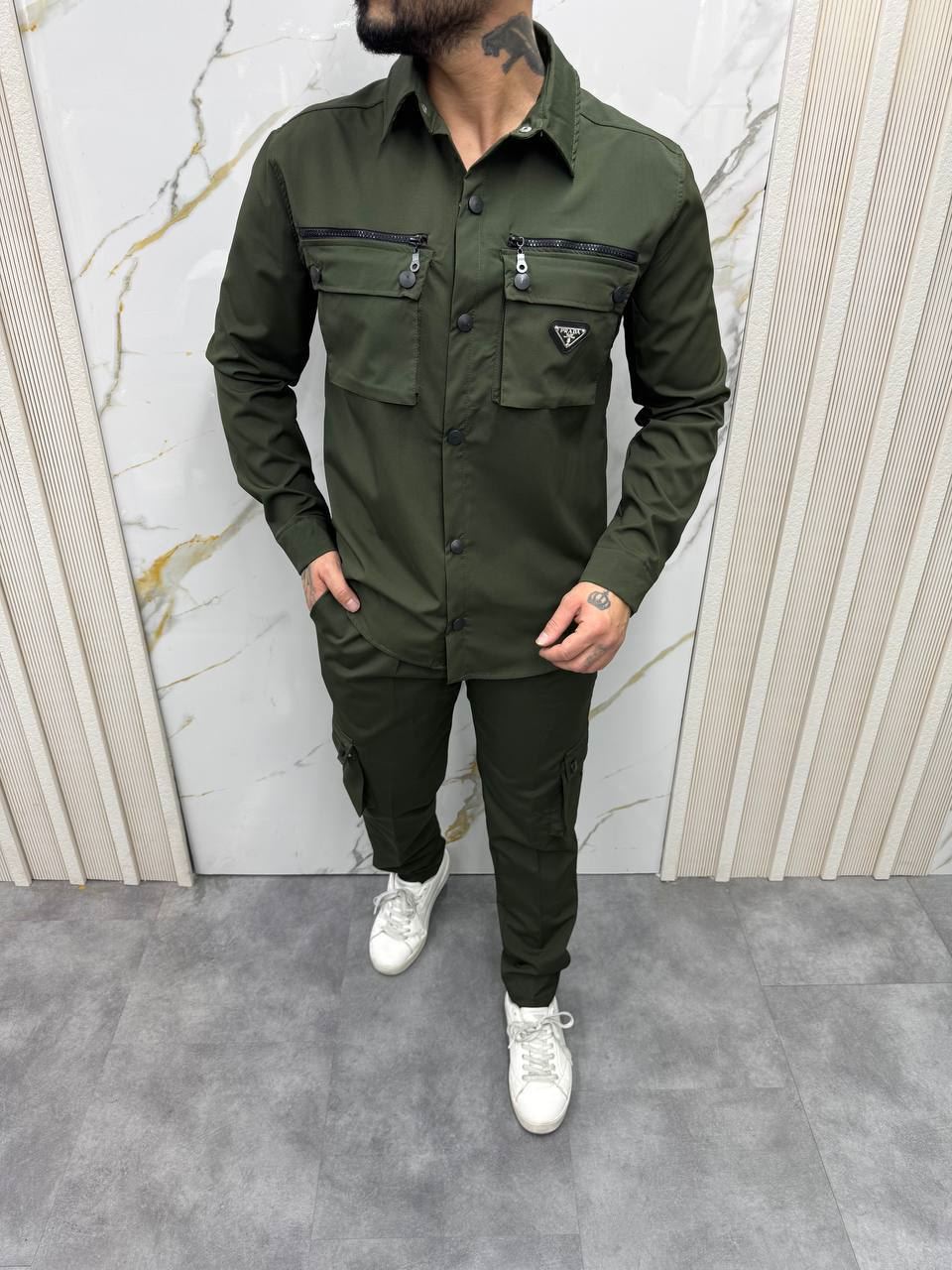 Conjunto camisa y pantalón Prada - Imagen 2