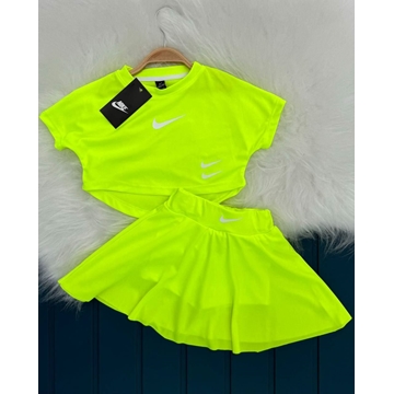 Conjunto camiseta y falda Nike - Imagen 1