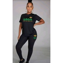 Conjunto camiseta y leggins Adidas mujer - Imagen 1