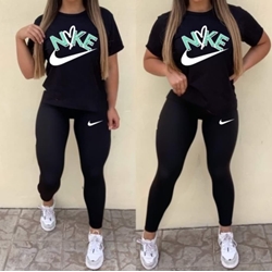 Conjunto camiseta y pantalón Nike mujer - Imagen 2