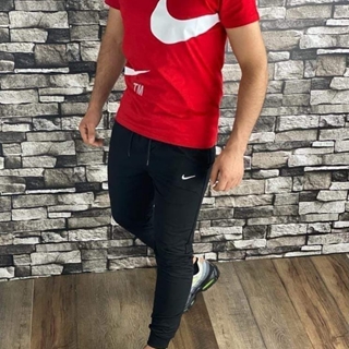 Conjunto camiseta y pantalón Nike - Imagen 1