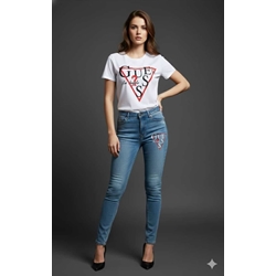 Conjunto camiseta y pantalón vaquero Guess de mujer - Imagen 2