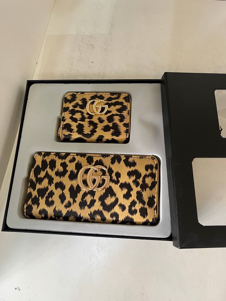 Conjunto carteras guess con estampado leopardo - Imagen 2