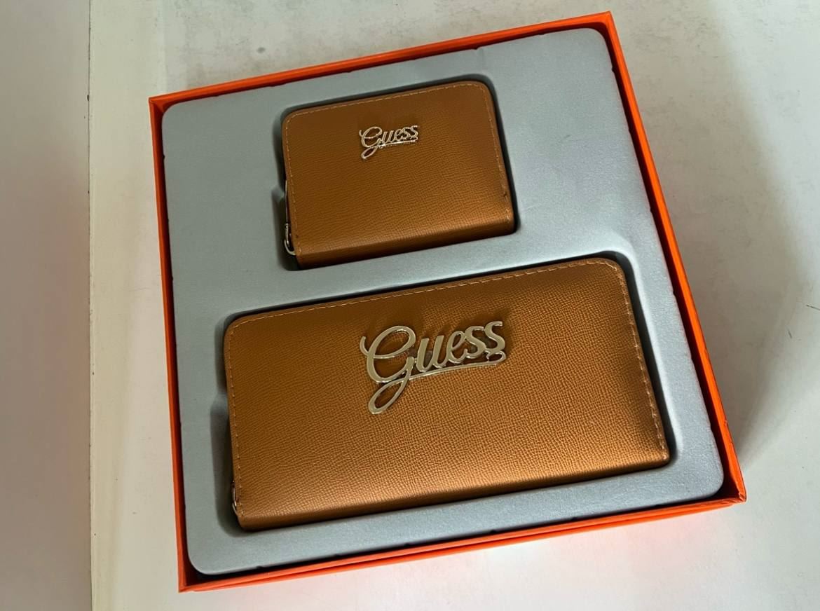 Conjunto carteras guess regalo - Imagen 2