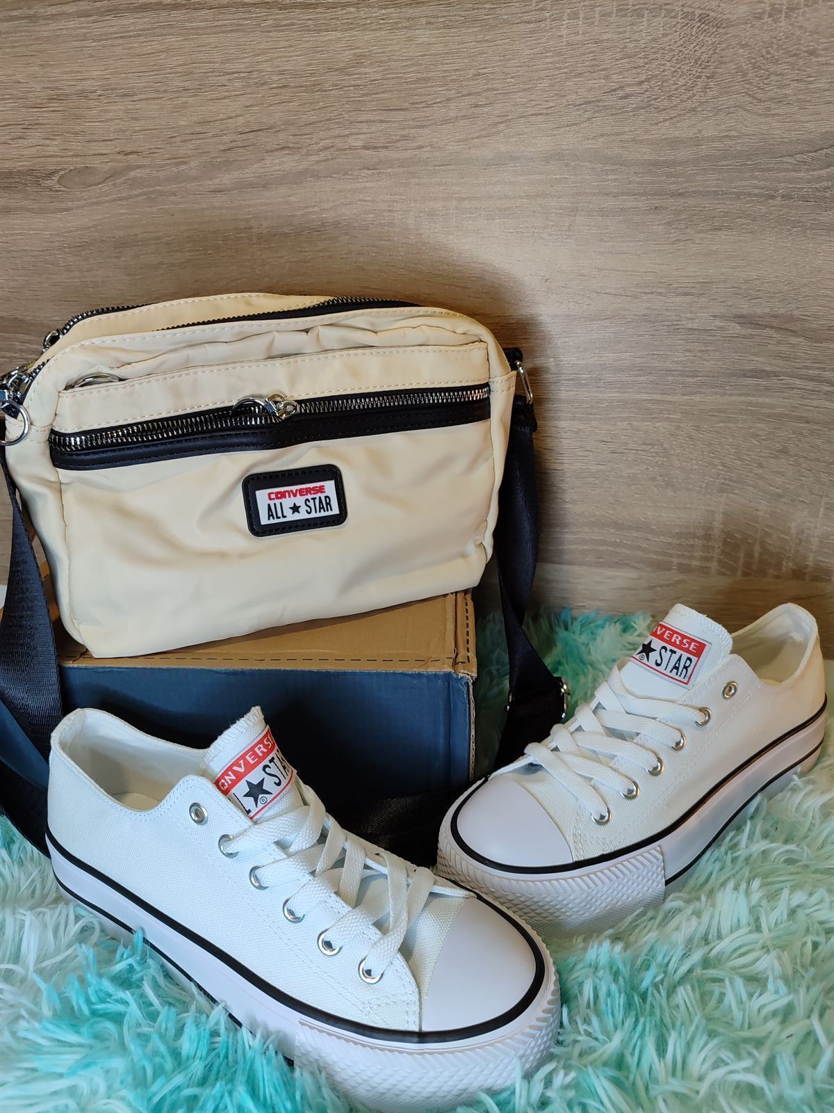 Conjunto Converse bajas all star y bolso a juego - Imagen 1