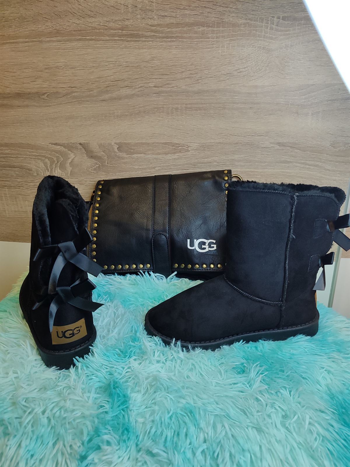 Conjunto de bolso y botas Ugg - Imagen 2
