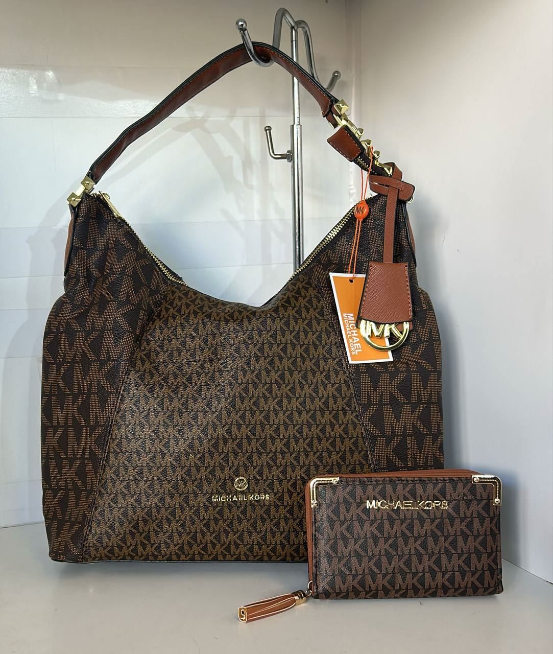 Conjunto de bolso y cartera Michael Kors - Imagen 1