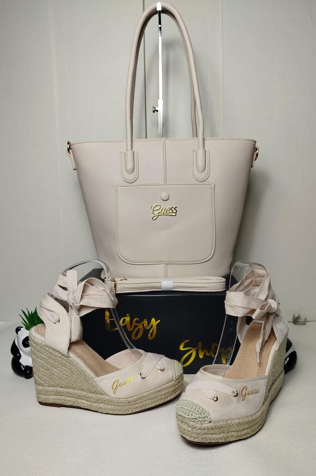 Conjunto de bolso y cuñas Guess - Imagen 2