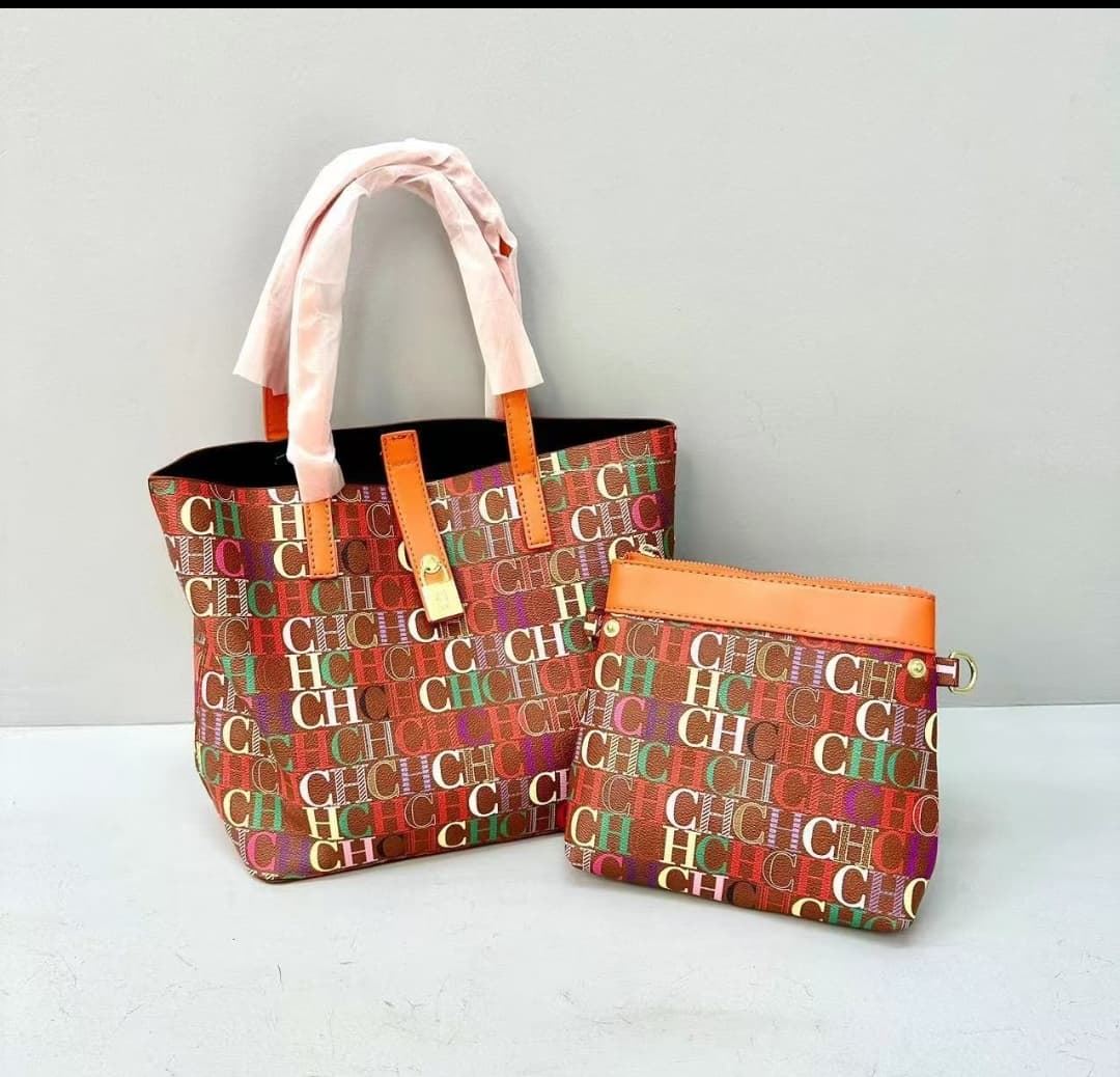 Conjunto de bolso y neceser Carolina Herrera - Imagen 2