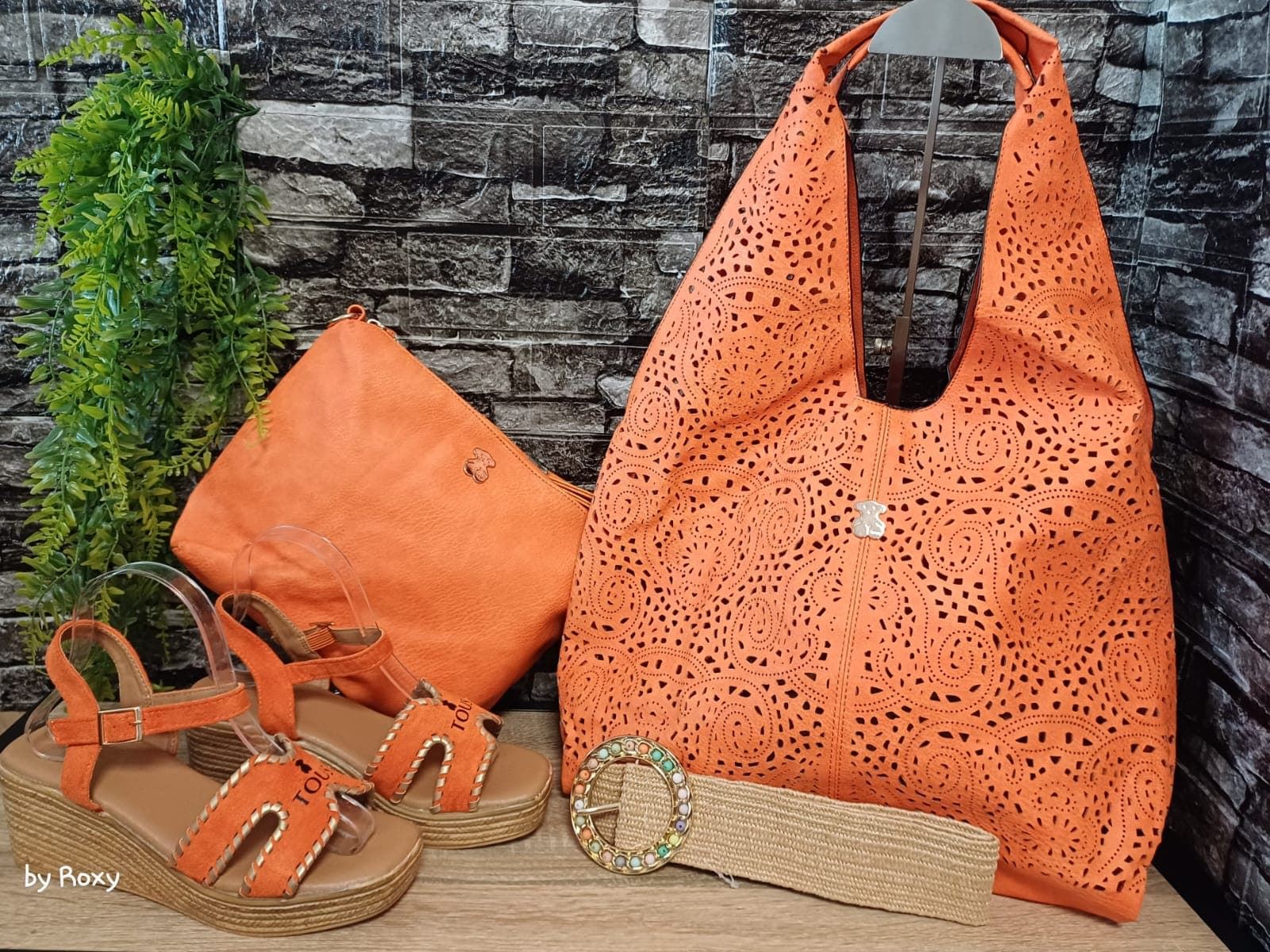 Conjunto de bolsos y cuñas Tous - Imagen 4