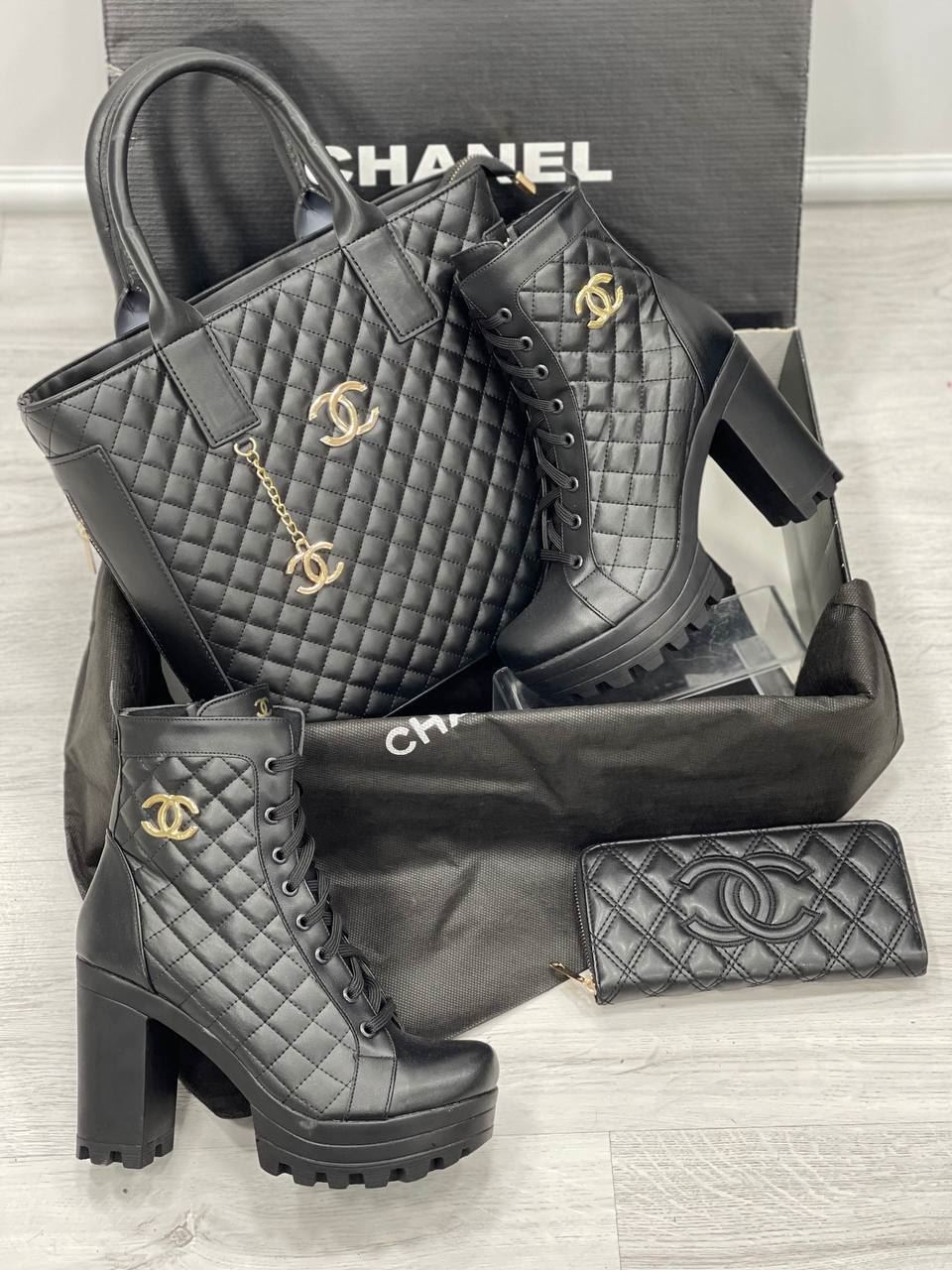 Conjunto de botas de tacón cartera y bolso Chanel - Imagen 2