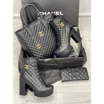Conjunto de botas de tacón cartera y bolso Chanel - Imagen 2