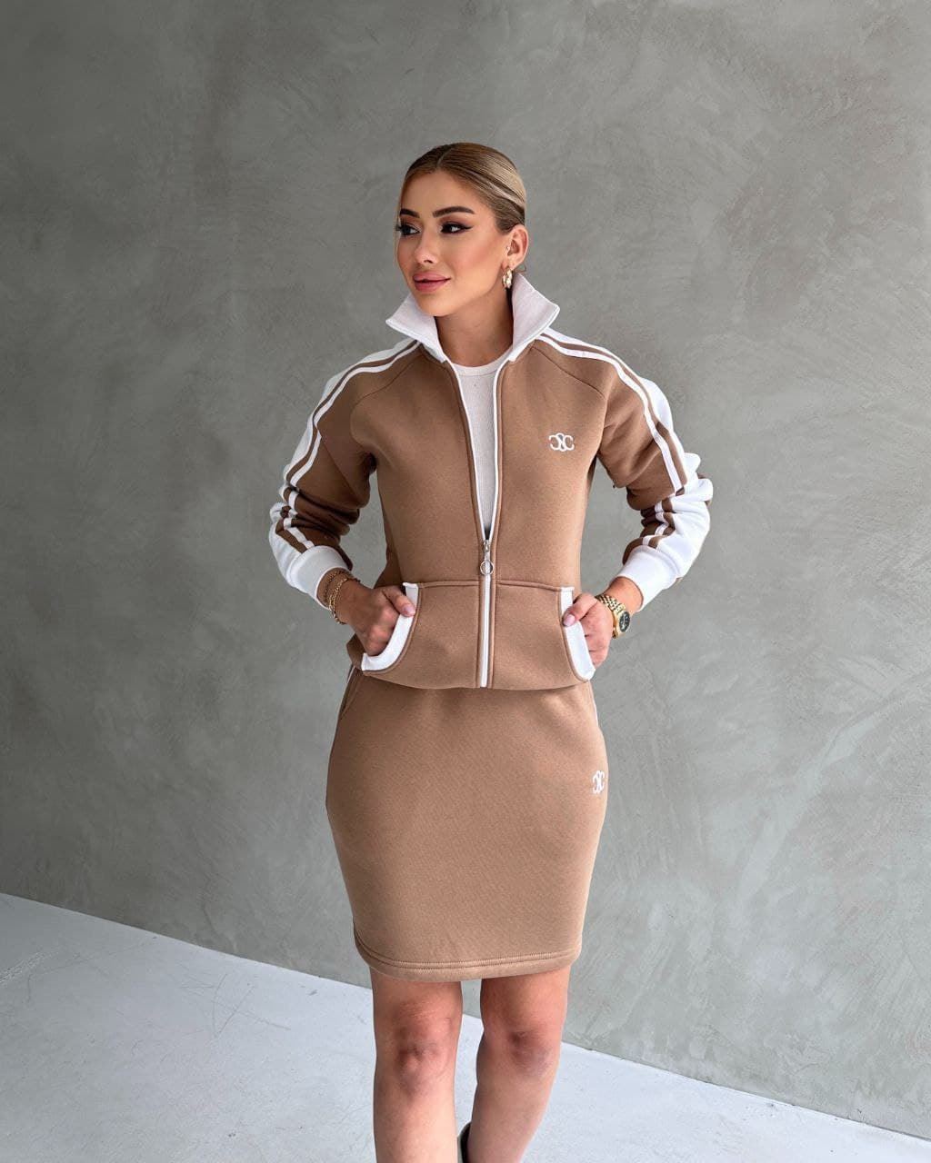 Conjunto de chaqueta y falda Chanel - Imagen 1