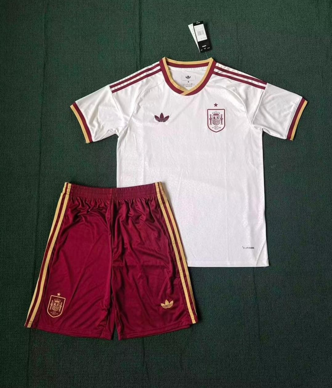 Conjunto de futbol de verano selección Española 26/27 - Imagen 1