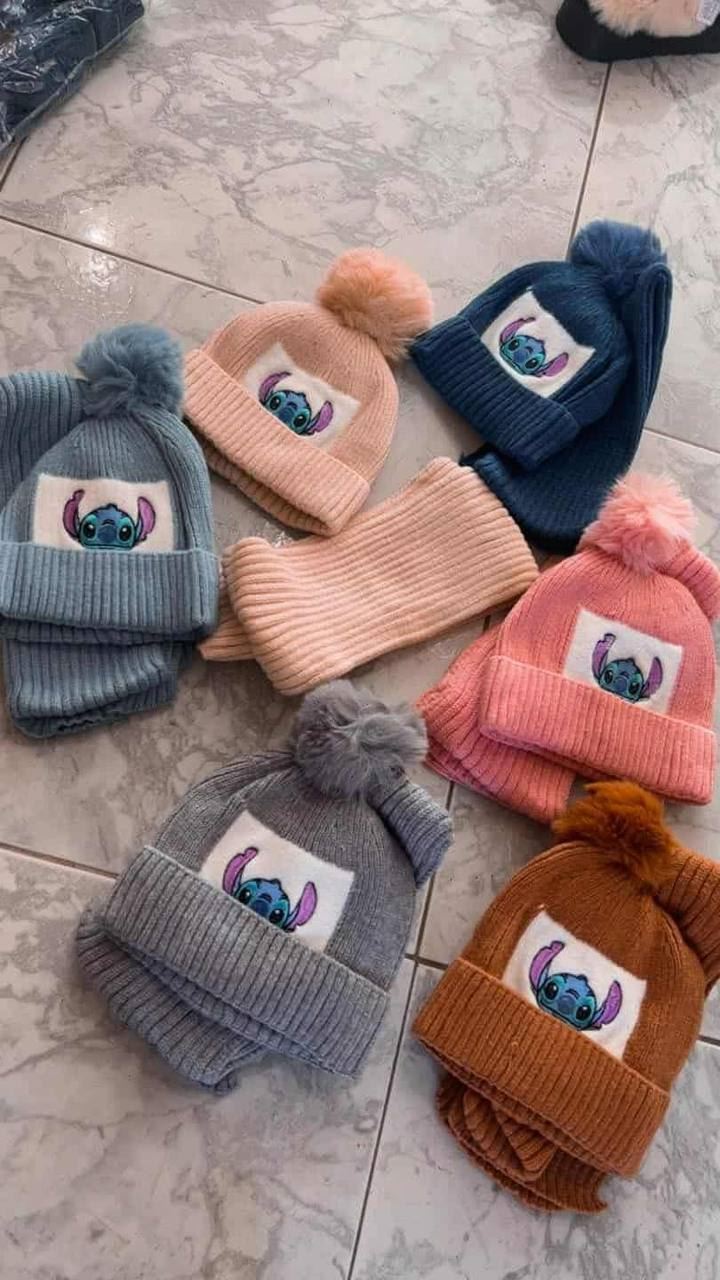 Conjunto de gorro y bufanda Stich - Imagen 1