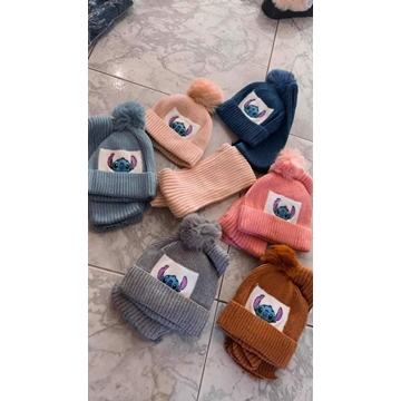 Conjunto de gorro y bufanda Stich - Imagen 1