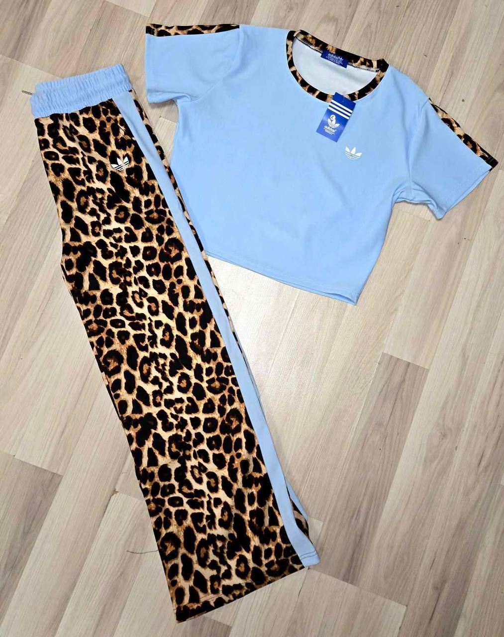Conjunto de mujer Adidas leopardo - Imagen 3