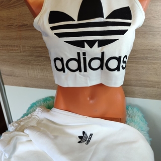 Conjunto de mujer Adidas - Imagen 1