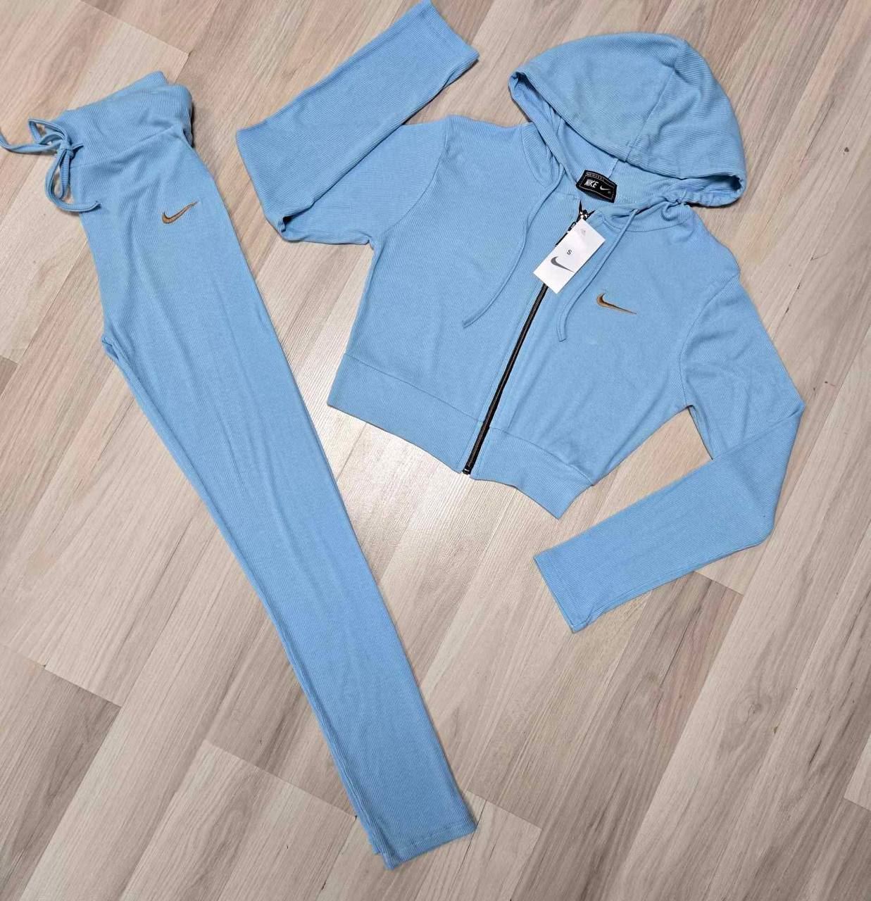 Conjunto de mujer Nike - Imagen 5