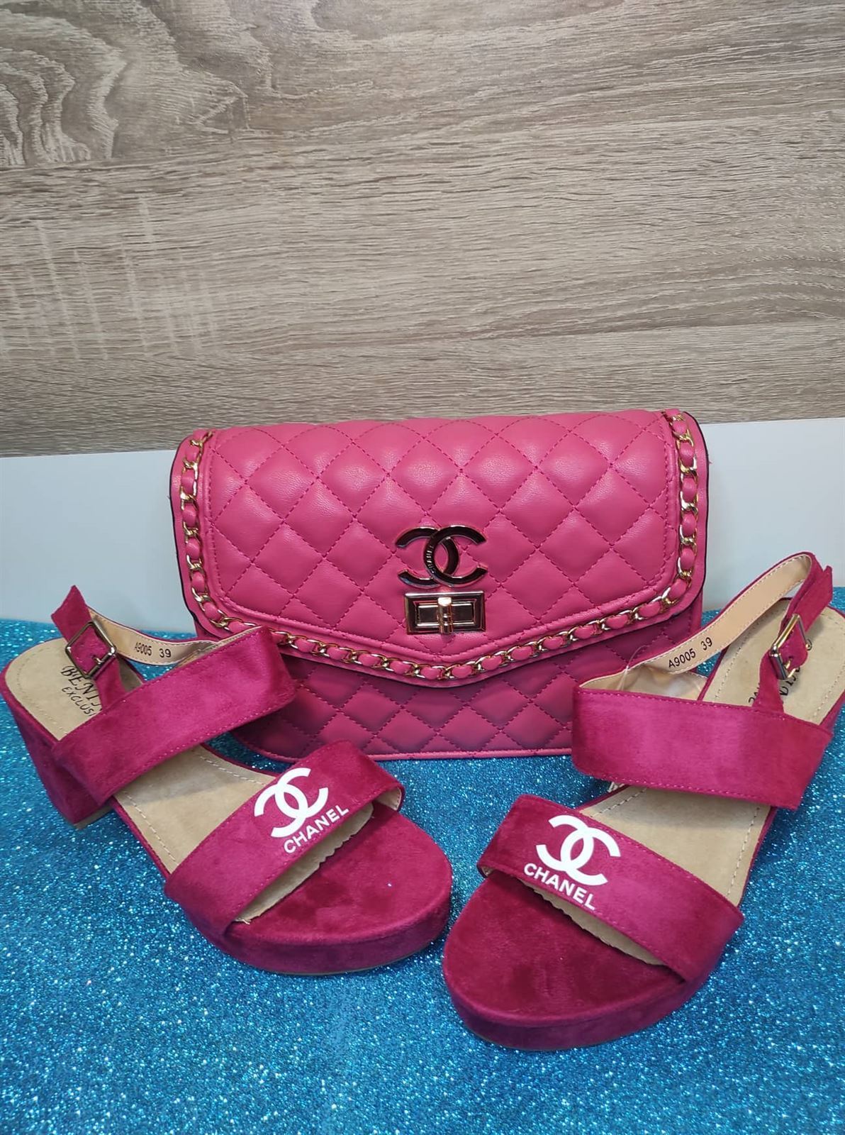 Conjunto de sandalias y bolso a juego chanel - Imagen 1