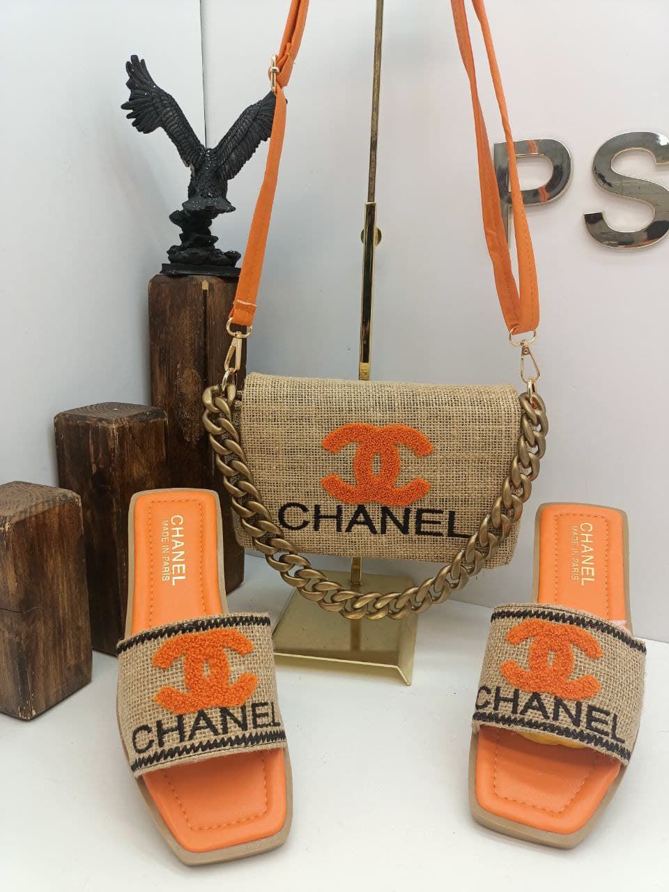 Conjunto de sandalias y bolso Chanel - Imagen 4