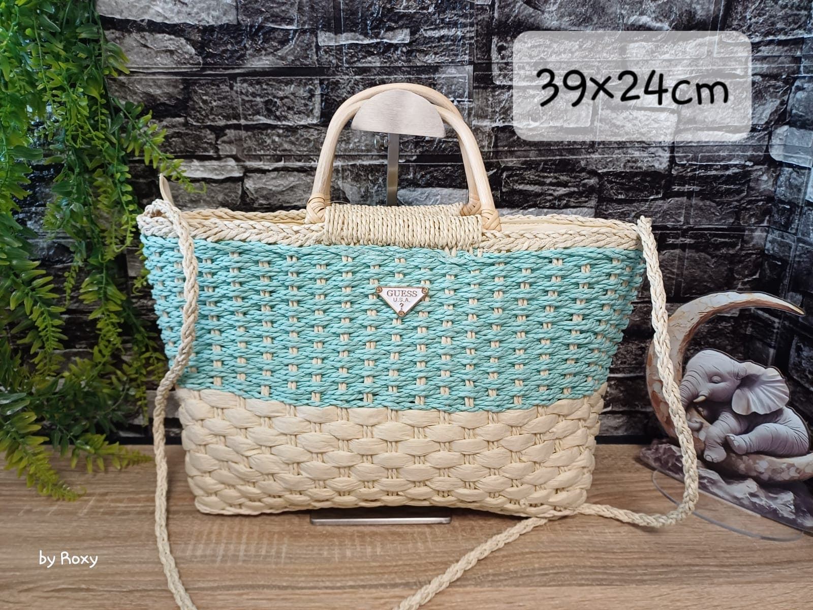 Conjunto de sandalias y bolso Guess - Imagen 4