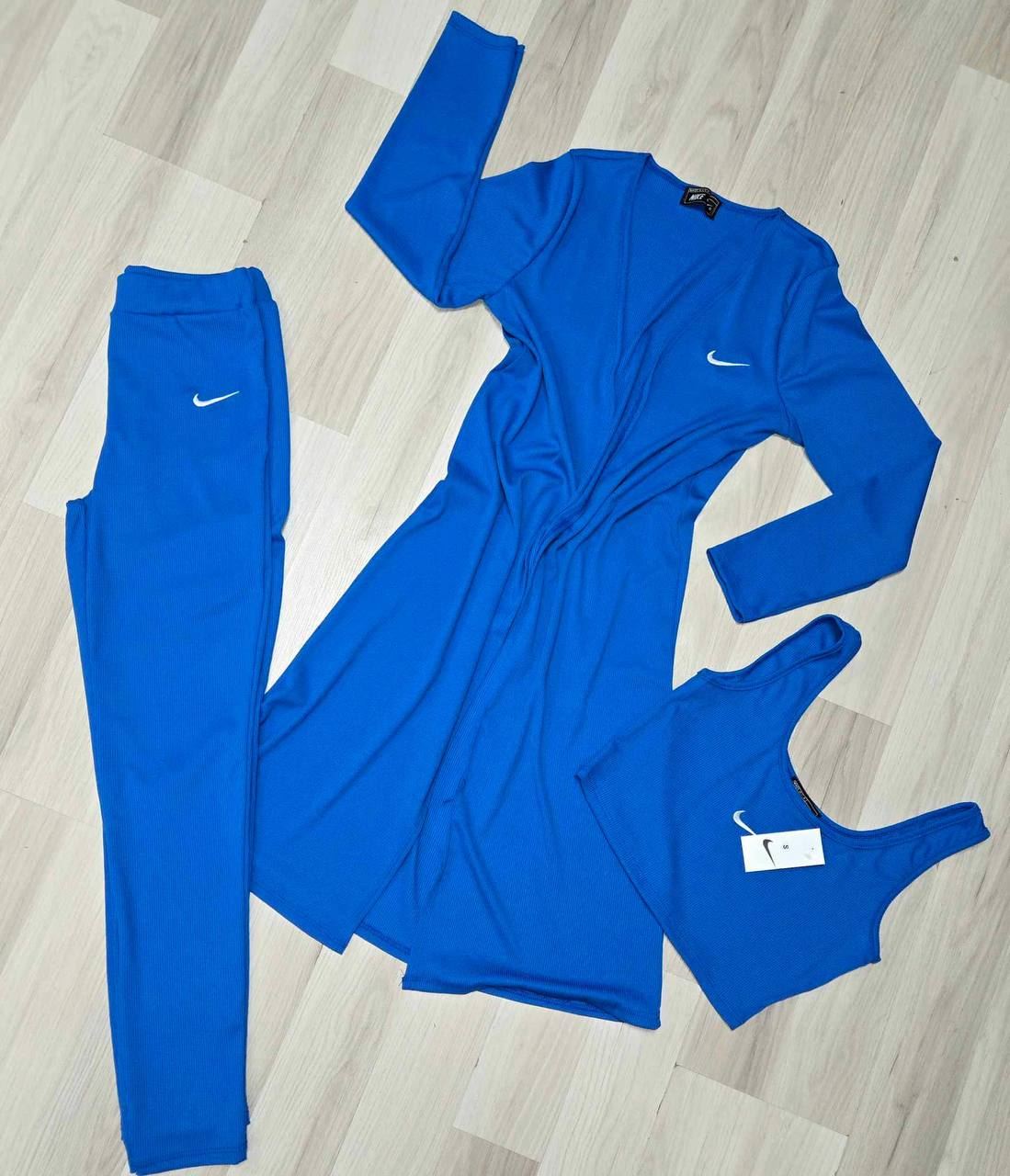 Conjunto de tres piezas Nike de mujer - Imagen 4