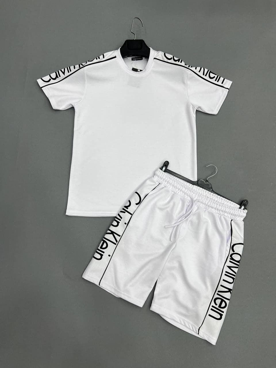 Conjunto de verano Calvin Klein - Imagen 3