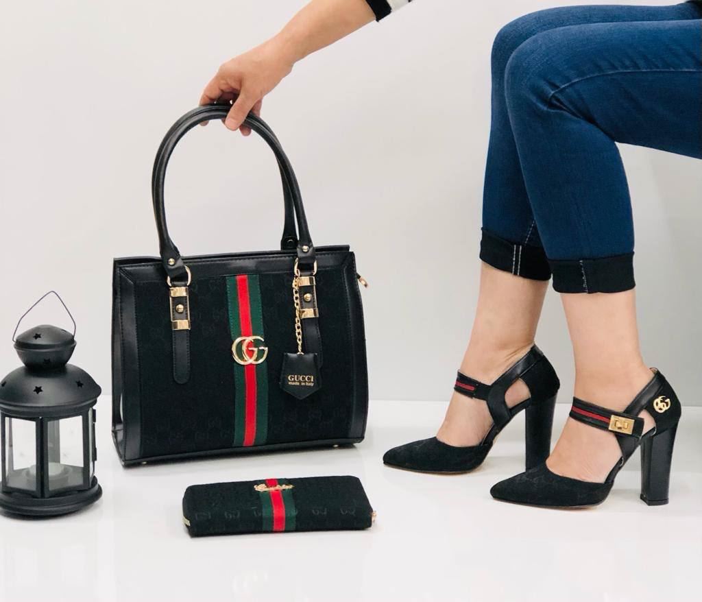 Conjunto de zapatos de tacón bolso y cartera Gucci - Imagen 1