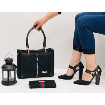 Conjunto de zapatos de tacón bolso y cartera Gucci - Imagen 2