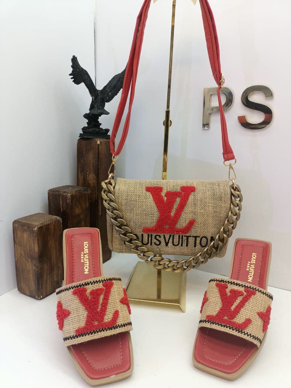 Conjunto de zapatos y bolso a juego de Louis Vuitton - Imagen 4
