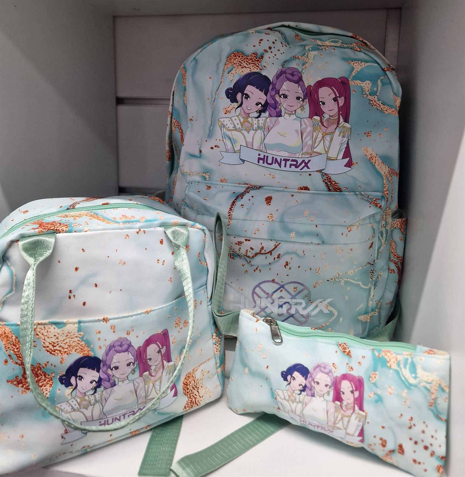 Conjunto mochila guerreras K-Pop vuelta al cole - Imagen 1