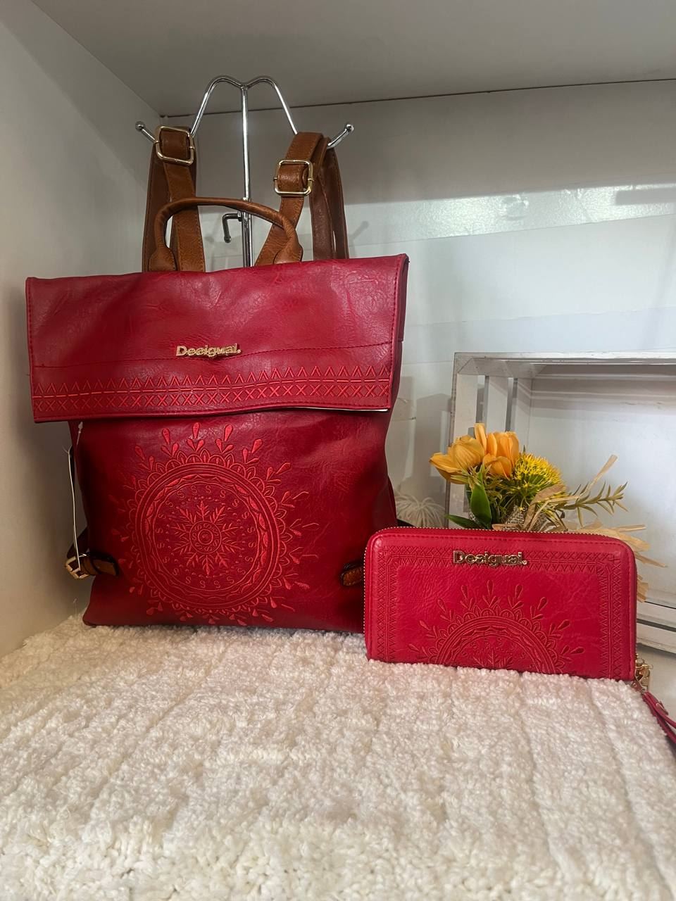 Conjunto mochila y cartera  Desigual - Imagen 1