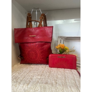 Conjunto mochila y cartera  Desigual - Imagen 1