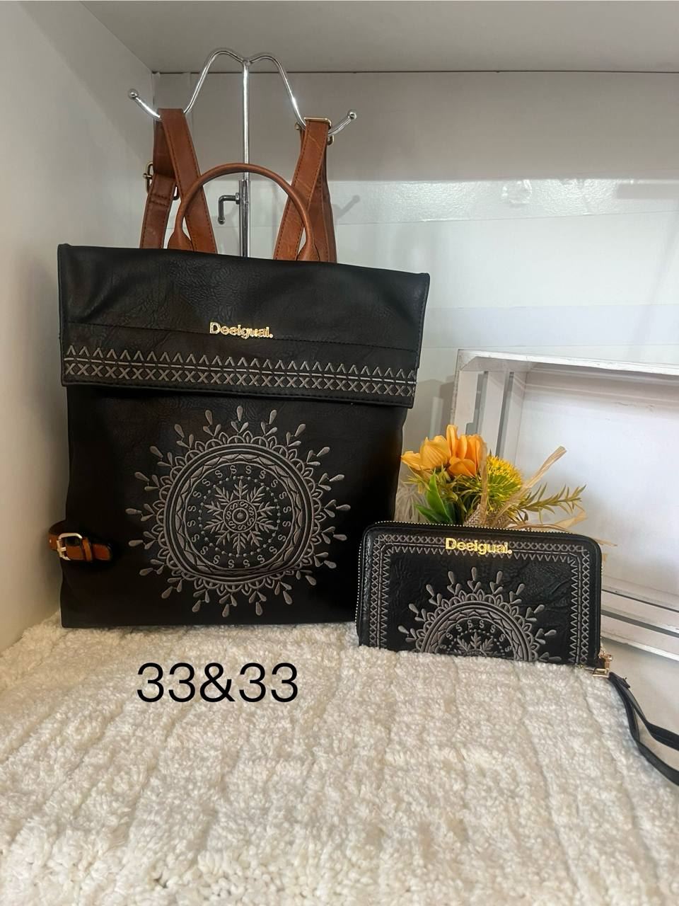 Conjunto mochila y cartera  Desigual - Imagen 2