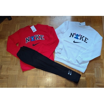 Conjunto mujer Nike Stich - Imagen 1